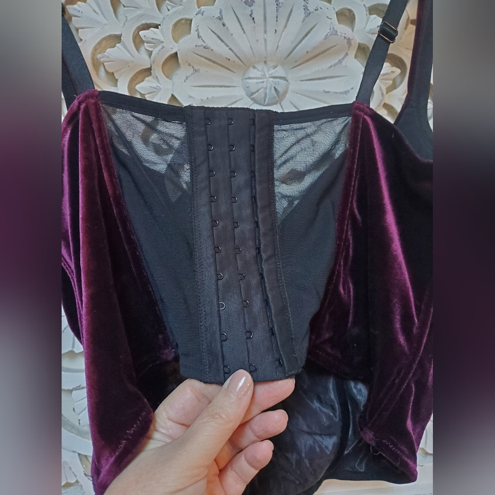 Sensual Cacique Velvet Beaded Corset Top In 40D In A Wine Burgendy - Picture 6 of 9
